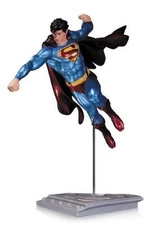 DC COLLECTABLES - SUPERMAN MAN OF STEEL STATUE BY SHANE DAVIS