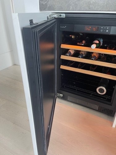 Wine fridges x 2 Eurocave. Fully Integrated. As new. - Picture 3 of 7