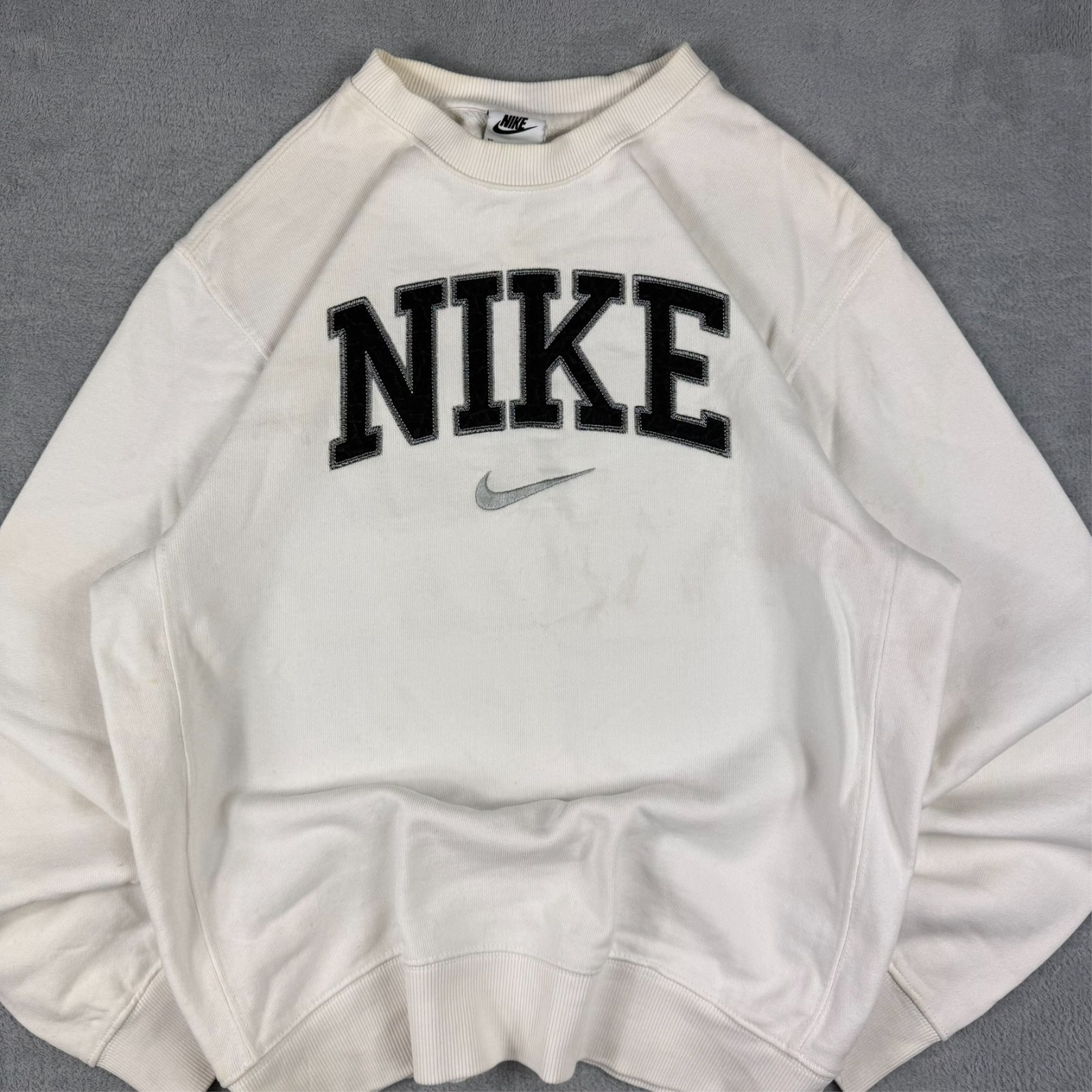 Vintage Nike Y2K White Spellout Swoosh Size XS Heavyweight Pullover Sweatshirt image 3
