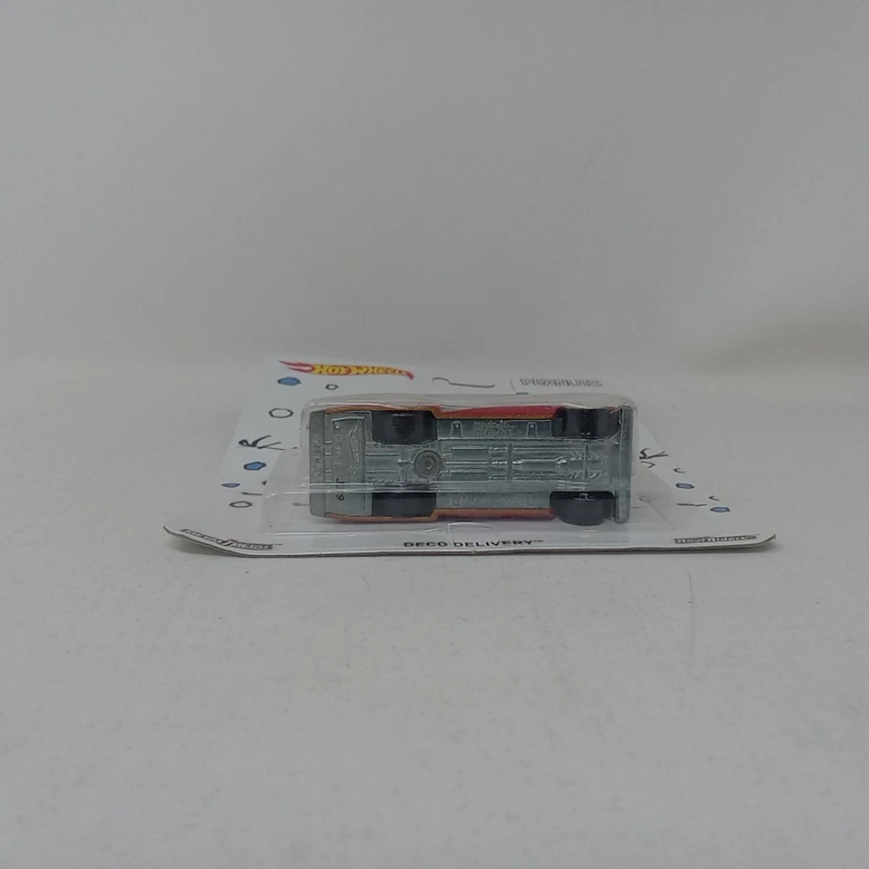 Hot Wheels Peanuts Linus Snoopy, Woodstock Holiday Metal Deco Delivery 2016 - Image 3 of 4