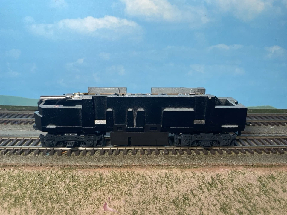 Chasis iluminado motorizado NOS HO Stewart EMD F3/F7/F9 con camiones negros.**LEER** Foto 3 de 4