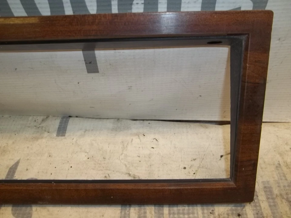 Radio estéreo para tablero de instrumentos Cadillac Deville Fleetwood 85-90 moldura Foto 3 de 4