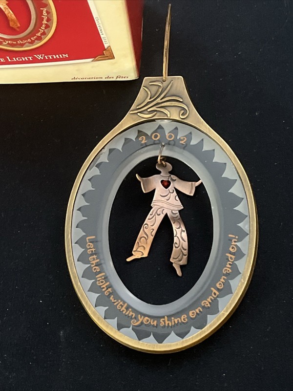 Hallmark Keepsakes "The Light Within" Special Light Effect Ornament 2002