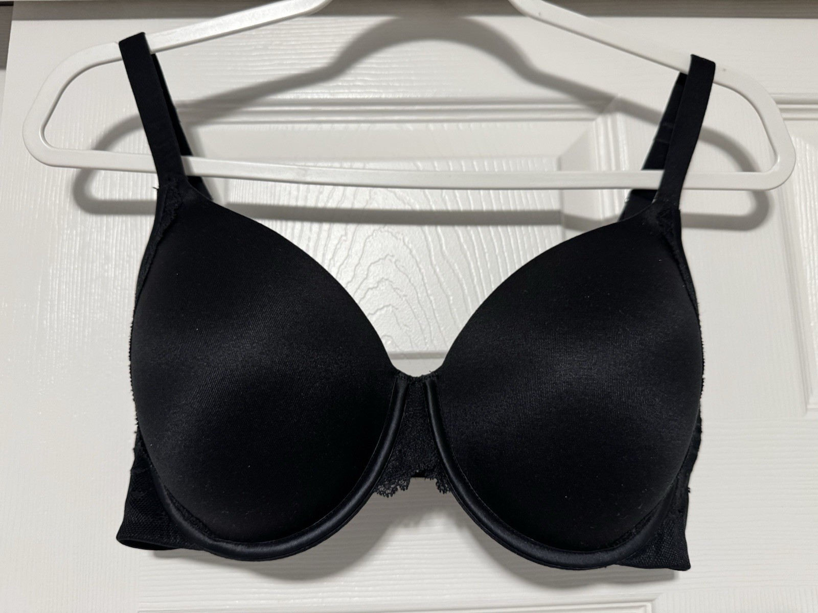 Size 34D Spanx Undietectable Lightly Lined Full C… - image 1