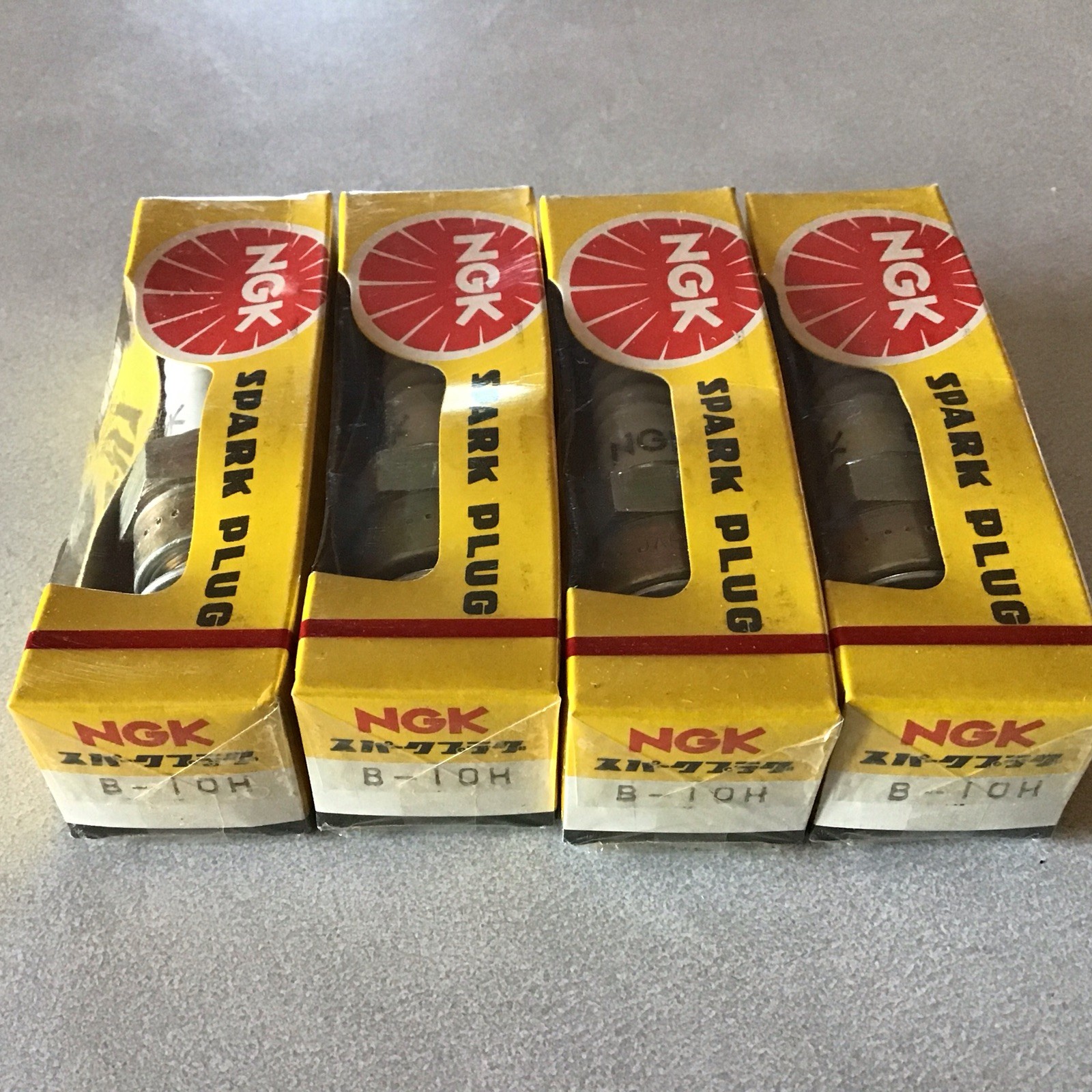 NGK B-10H SPARK PLUG PACK OF 4 denso 4065 autolite 411 br6hs br7hs