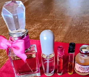 MINIATURE PERFUME LOT 5 PC ESTEE LAUDER PERRY ELLIS ELIZABETH ARDEN JUICY...