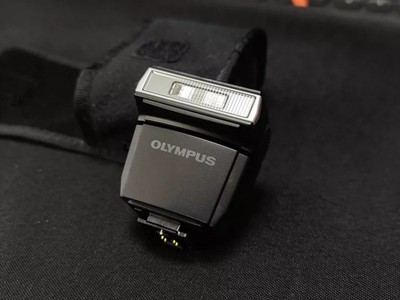Olympus FL-LM3 Flash For E-M1, M5, M10 Mark II & III With Case