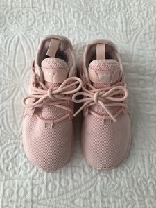 light pink tennis shoes
