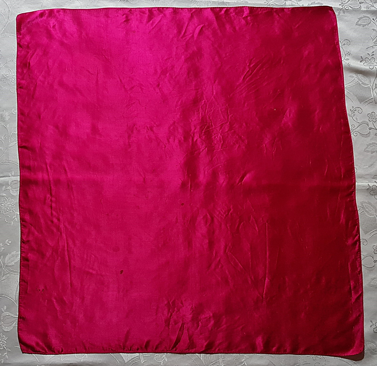 SCARF VINTAGE AUTHENTIC SOLID CYCLAMEN SATIN SILK… - image 1