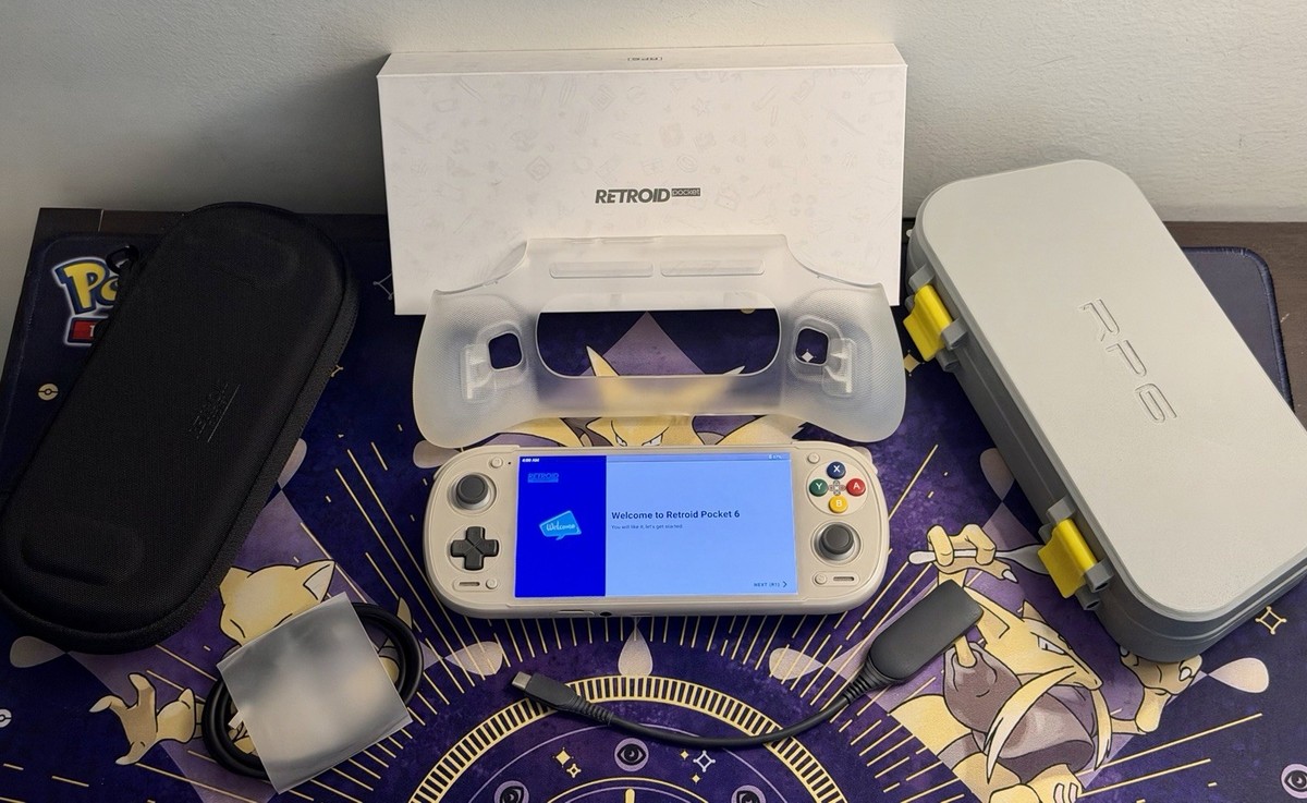 Retroid Pocket 6 16-Bit 12GB 256GB Stick Top Handheld + 2 Cases +