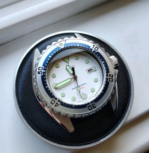 Seiko 2A22-0180 Quartz Diver 200M Vintage Watch 33mm White Blue Excellent