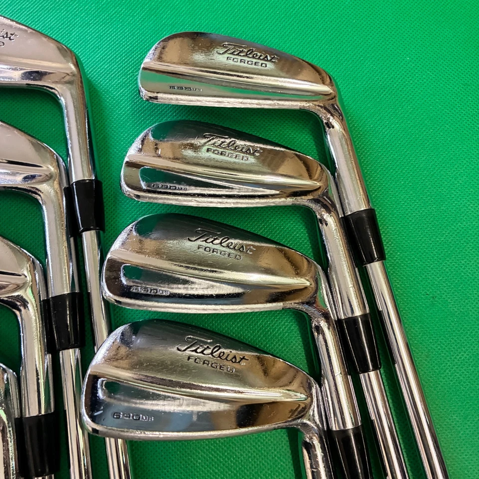 Titleist 690 MB Iron Set 8pcs 3-Pw Flex S Stiff Dynamic Gold S300 Golf Clubs - Image 4 of 4