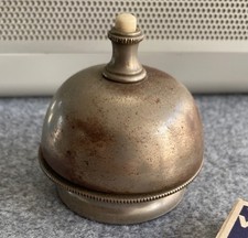 Antike seltene Tisch Glocke - Klingel | Metall mit Uhrwerkmechanik - 300g 7,5cm