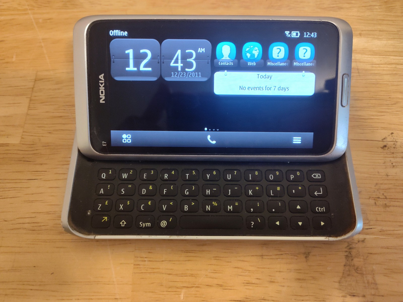 Nokia E7-00 Silver 16GB Unlocked Smartphone RM-626 Rare Symbian Belle