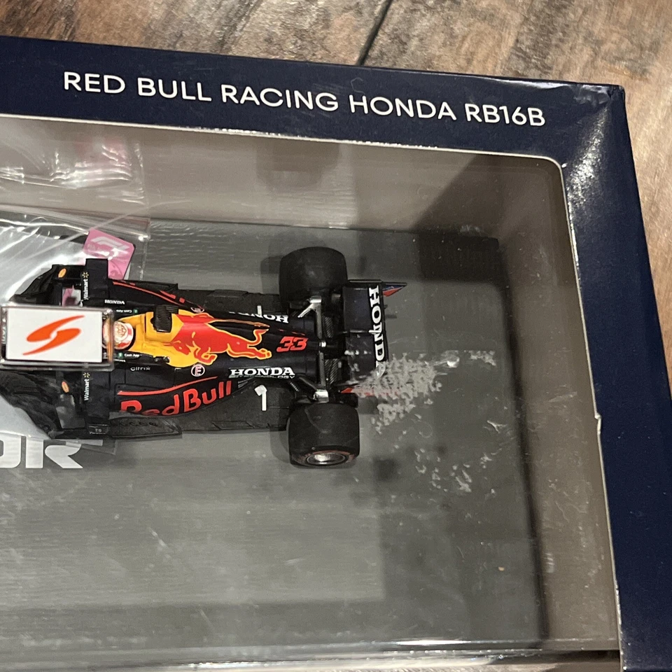 Spark S7667  Red Bull RB16B Sergio Perez Winner Azerbaijan GP 2021 New In Box - Image 3 of 4