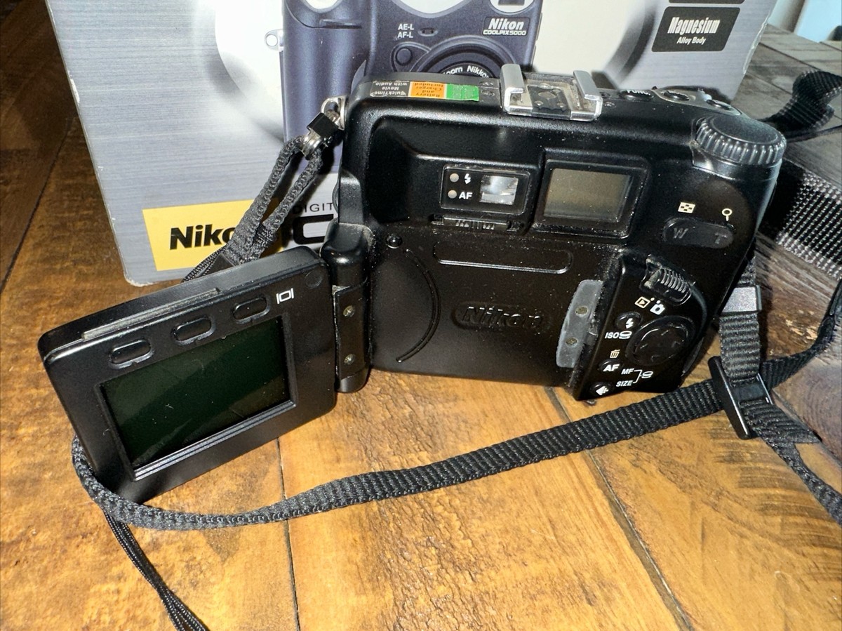 Nikon COOLPIX E5000 5.0MP Digital CCD Camera w/ Two Batteries and