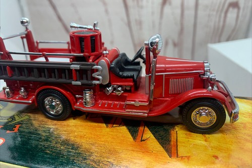 MATCHBOX YFE09-M MODEL OF YESTERYEAR 1932 FORD AA OPEN CAB FIRE ENGINE MIB - Picture 8 of 11