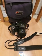 Fuji Finepix S2700HD 12.2 MP 18X optical Camera w/Bag 2 GB Tested Works Amazing
