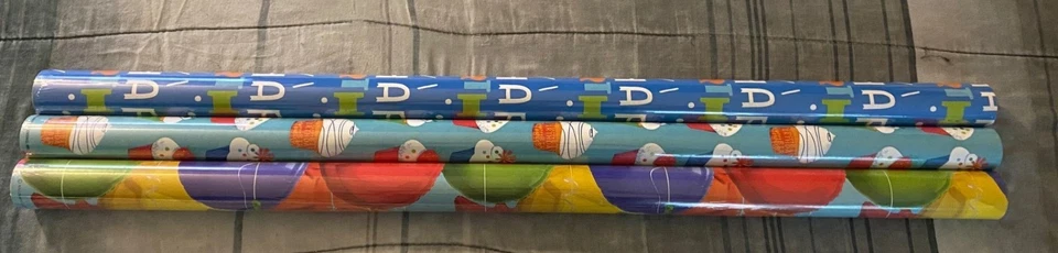 Nuevo en caja Papel de envolver de regalo de dos caras con 3 sellos: H cumpleaños/globos/cupcakes 75 pies cuadrados Foto 4 de 4