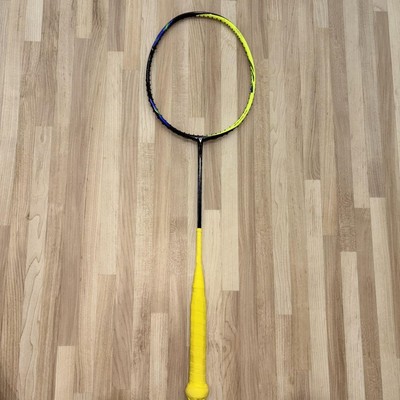 Yonex Badmintonschläger Astrox77 reparaturbedürftiger Artikel