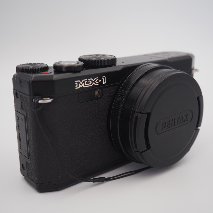 Pentax MX-1 12.0MP CMOS Compact Digital Camera Classic Black w