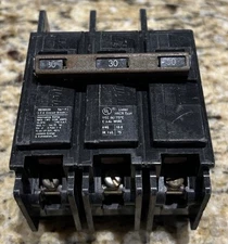 ITE BQ38030 30 AMP 240 VOLT 3 POLE CIRCUIT BREAKER