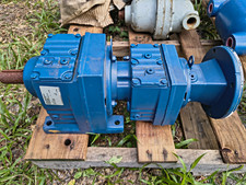 SEW-EURODRIVE R47 R37 AM56 Right Angle Speed Reducer Gearbox 30:1