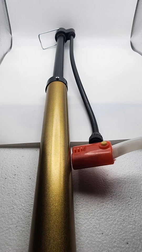 Bicycle Hand Pump - Dual Valve Presta And Schrader - Image 3 of 3