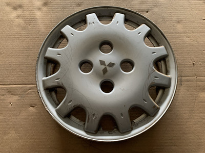 1992 92 1993 93 Mitsubishi Expo Hubcap Rim Wheel Cover Hub Cap 14'' OEM 57535