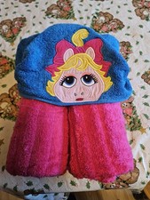 Muppets Miss Piggy Hooded Towel