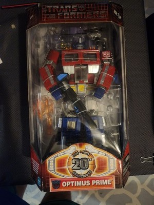 Hasbro Transformers Classics: 20th Anniversary Battle Damaged