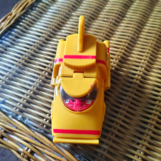 Thunderbirds Thunderbird 4 Yellow Toy Vehicle (Science Fiction)