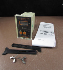 OMEGA PHCN-201 Mini Panel-Mount pH Controller ( NO PROBE)