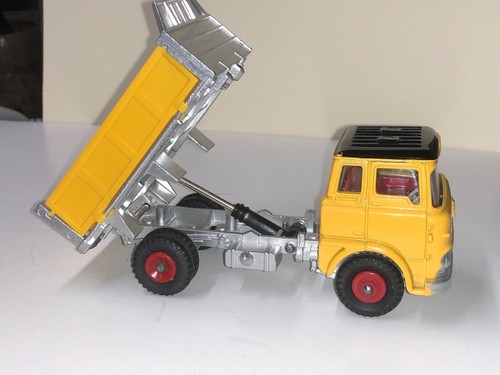 Dinky Bedford Dump Truck-Yellow,Black,Silver-Excellent - Picture 10 of 19