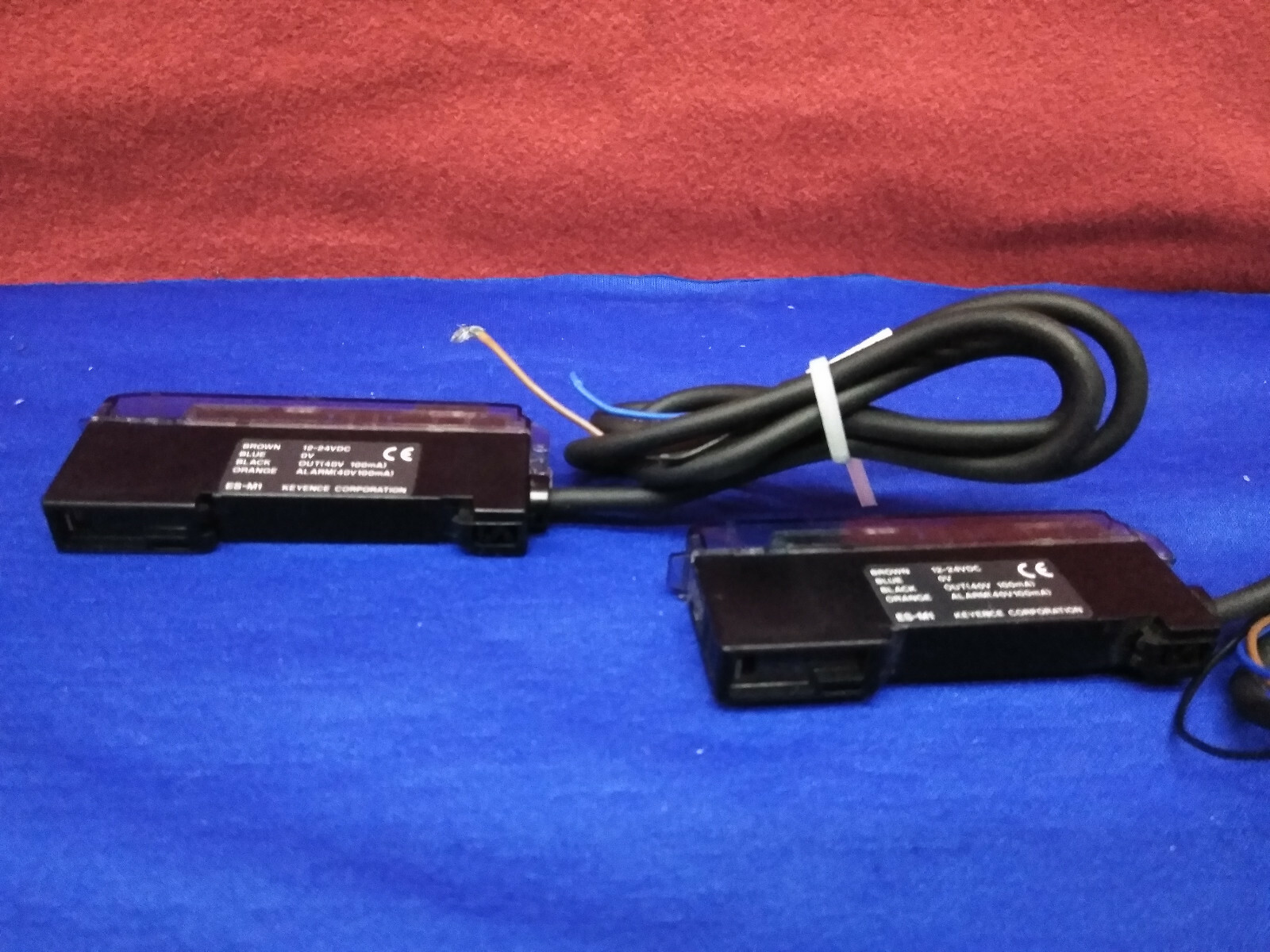 1 LOT QTY OF 2 - KEYENCE ES-M1 PROXIMITY SWITCH AMPLIFIER 4149350 & 5149995