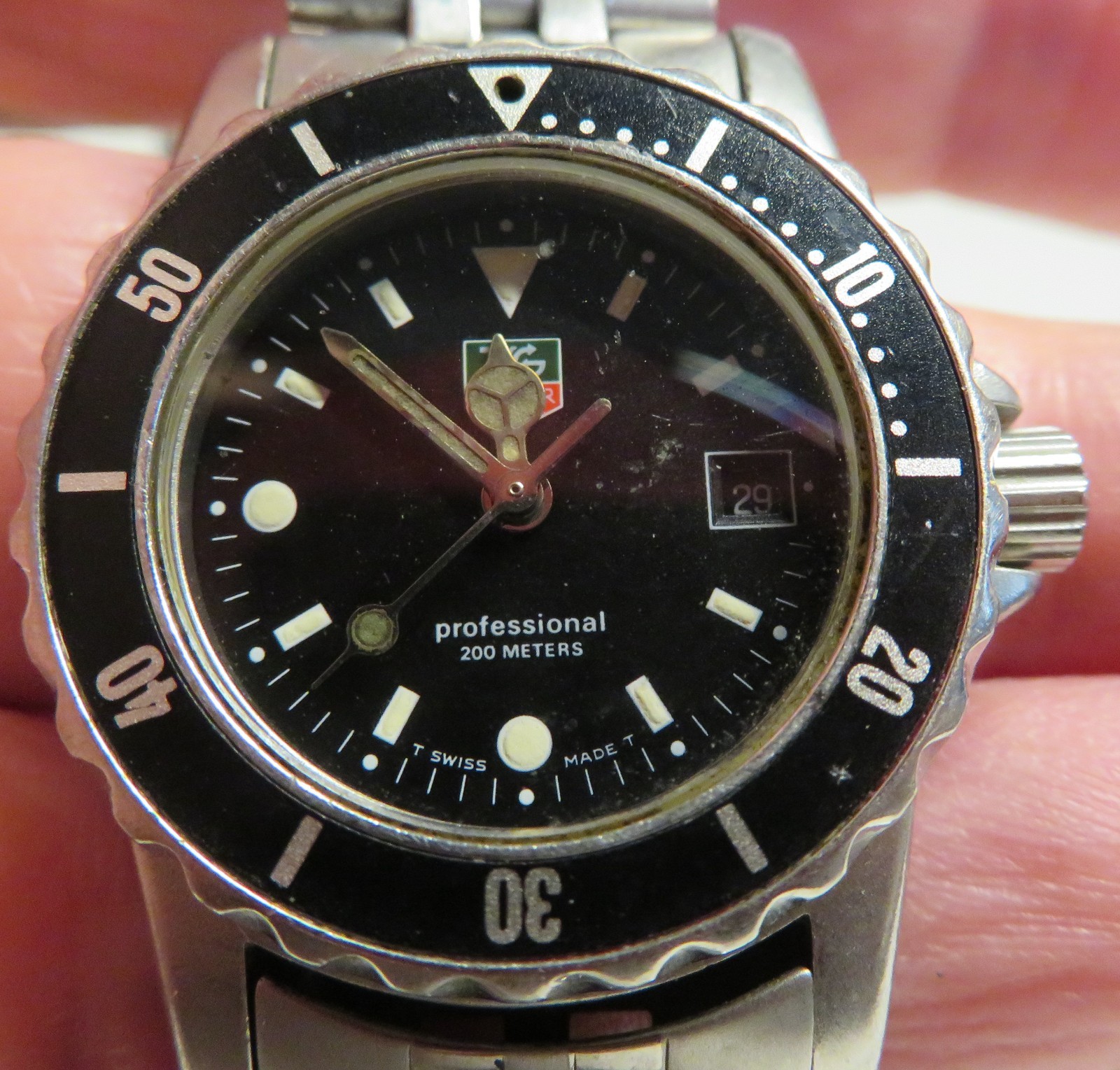 Black Professional Watch 1500 HEUER GU Stainless TAG Vintage Women's Dive Series - vintagewatches.pk