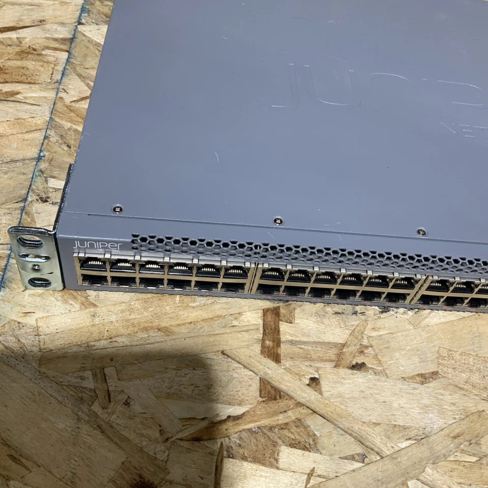 Juniper Networks EX2300-48P 48-Port Gigabit PoE Managed Ethernet Switch - Image 2 of 4