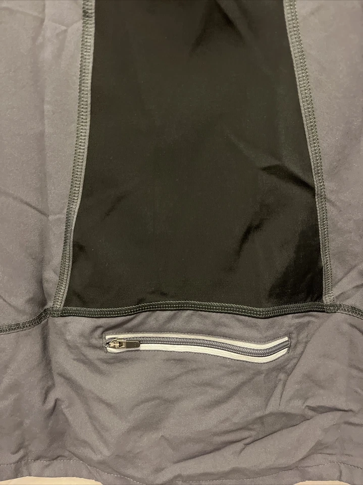 Chaleco de running transpirable de resistencia CW-X para mujer nuevo con etiquetas. Gris carbón grande nuevo con etiquetas Foto 3 de 4