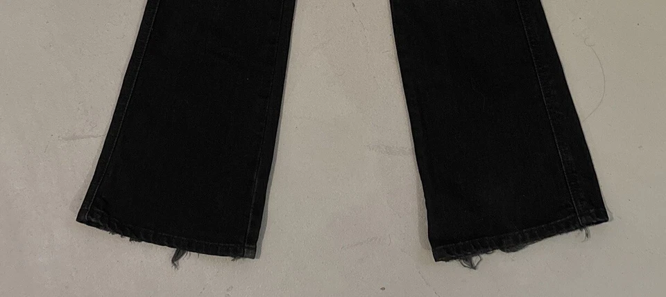 Niñas talla 7. Jeans grises 7 For All Mankind Foto 2 de 4