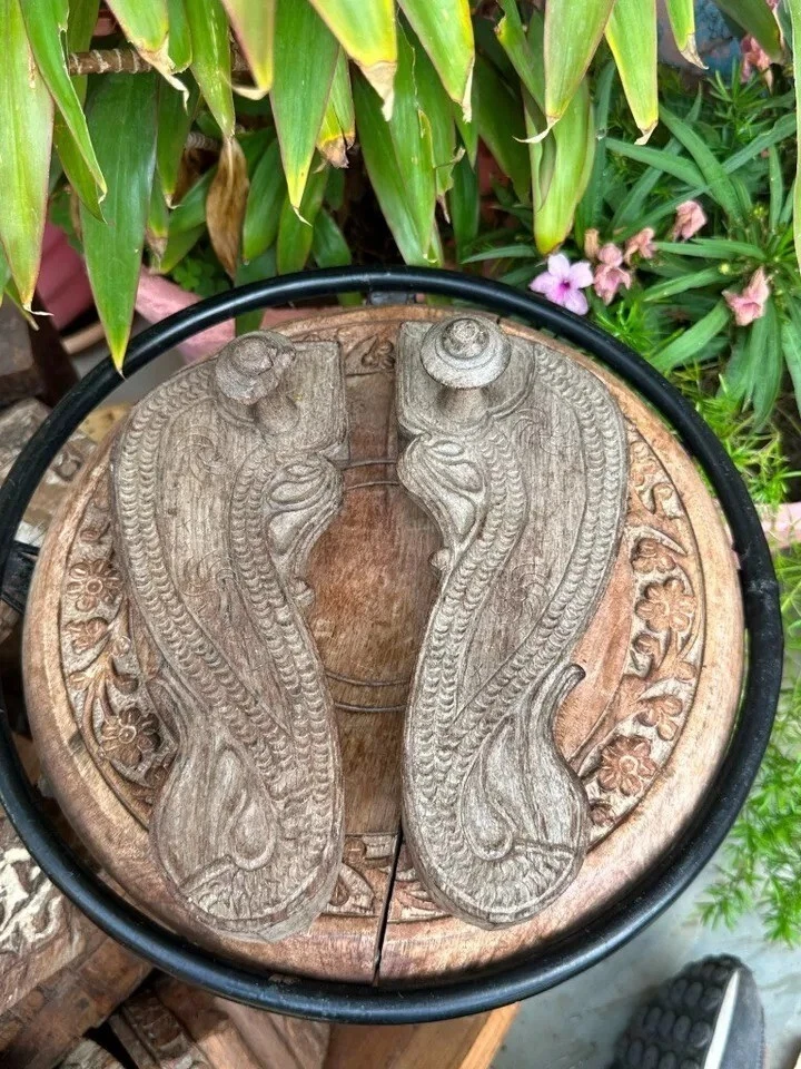 Chinelo antigo de madeira feito à mão santo hindu Khadau - Imagem 3 de 4