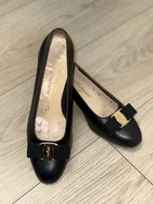 Salvatore Ferragamo Boutique Vara Bow Gold Hardware Leather Italy 7 Vintage 80s