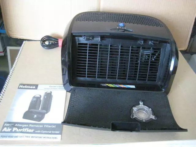 Holmes Desktop True HEPA Type Air Purifier with Optional Ionizer (HAP9243)