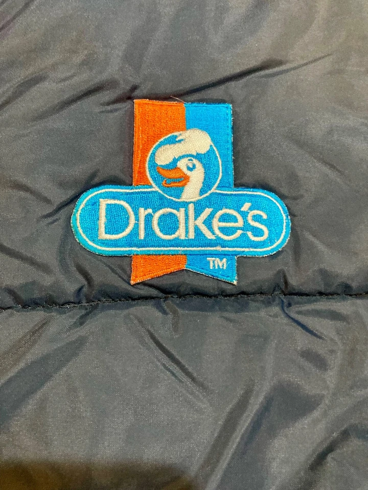 Drake’s Cakes Hilton Active Apparel Puffer Vest XL Snap Down Made In USA Vintage - Image 4 of 4
