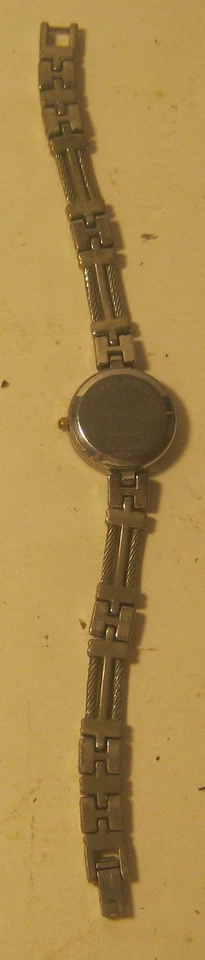 Precioso reloj de colección para damas JONES WEAR correa en tono dorado y plateado ¡FUNCIONA!! Foto 3 de 4