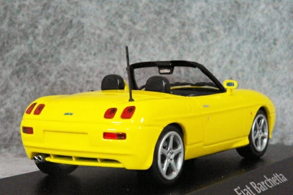Minichamps 1/43 Fiat Barchetta 1995 giallo pressofuso modello Maxichamps - Immagine 2 di 3