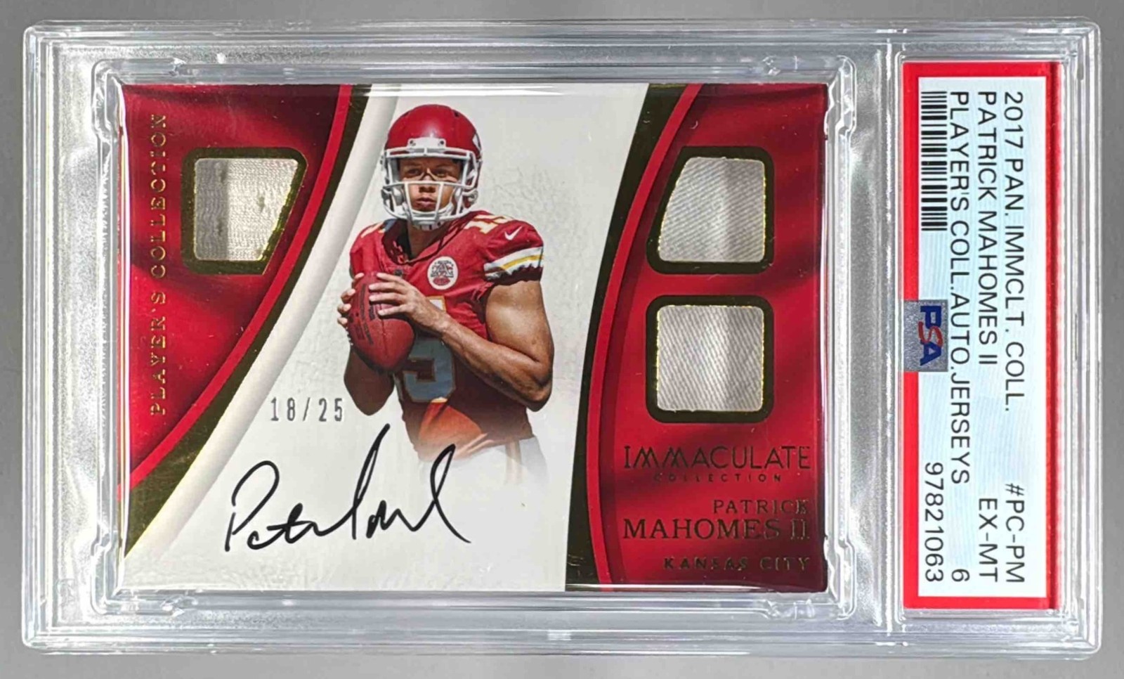 Patrick Mahomes Panini Immaculate Collection Player's Collection Autograph Jerseys #PCPM Base