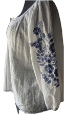 Max Studio White Embroidered Blue Flower Boho Blouse Linen Look Size S Whimsical