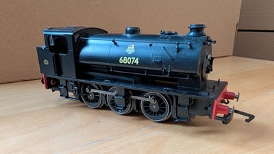 Hornby R2326 Klasse J94 0-6-0ST 68074 BR schwarz frühes Emblem