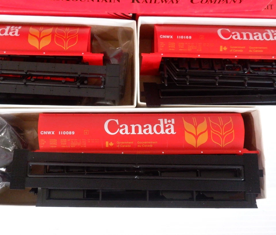3 Diff InterMountain Railway HO Kit Canada CNWX Cylindrical Grain Hopper Lot - Image 2 of 4