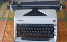 macchina da scrivere Olympia manuale anni 70